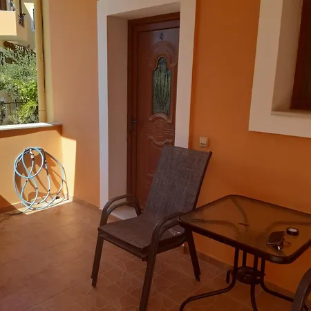 Savvas Appartamento Plitra