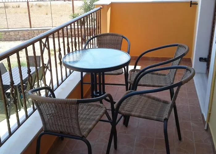 Savvas Apartament Plitra